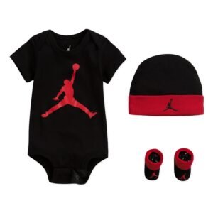 en svart Jordan Jumpman Baby body med en röd stor jumpman på bröstet. Mössa och tossor i rött och svart med jumpman logga på